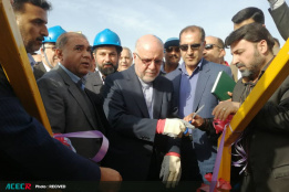 مراسم رونمایی از دکل حفاری «۷۲ فتح» ساخت جهاددانشگاهی با حضور وزیر نفت