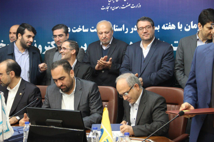 تامین نیازمندیهای «همراه اول» در حوزهی اُکتا باند با تلاش جهاددانشگاهی/ تولید کابل شبکهی CaT۶