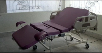 تولید اولین نمونه صندلی ژنیکولوژی تخت‌شو در مرکز رشد فناوری سلامت ابن سینا