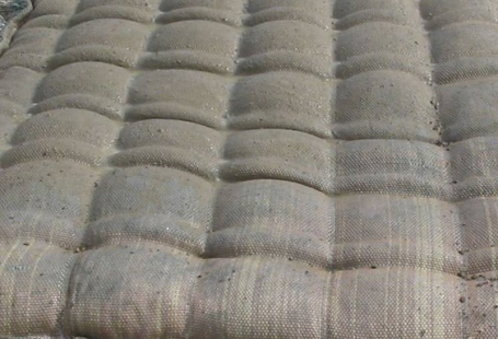 توليد پارچه لحاف بتنی مورد مصرف در قالب‌گيري بتن در بستر و كرانه آبراهه‌ها
