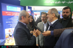 بازدید رئیس جمهور از نمایشگاه گزیده‌ای از دستاوردهای شاخص علمی و فناورانه جهاددانشگاهی
