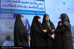 مراسم جشن ولادت حضرت فاطمه زهرا (س) و بزرگداشت روز مادر و مقام زن ویژه بانوان جهاددانشگاهی
