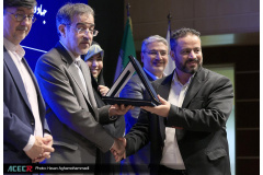 آیین تقدیر از جهادگران نمونه دفتر مرکزی و حامیان واحدهای سازمانی جهاددانشگاهی