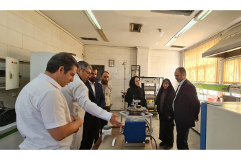 بازدید مدیرکل دفتر سیاست‌گزاری و برنامه ریزی امور پژوهشی وزارت علوم، تحقیقات و فناوری از پژوهشکده توسعه صنایع شیمیایی ایران در هفته دولت