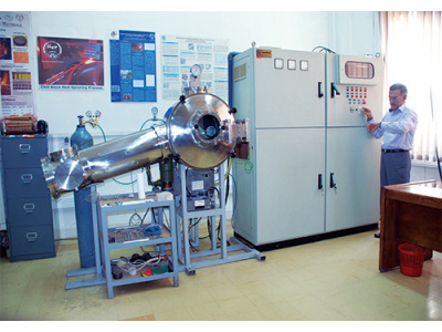 فناوری خلأ بالا - طراحی وساخت تجهیزات وقطعات