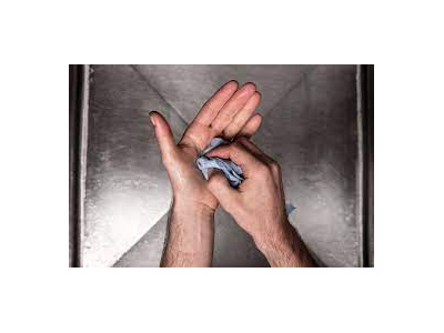 پاک کنندۀ دست (بدون نیاز به آب)