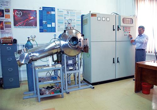 فناوری خلأ بالا - طراحی وساخت تجهیزات وقطعات